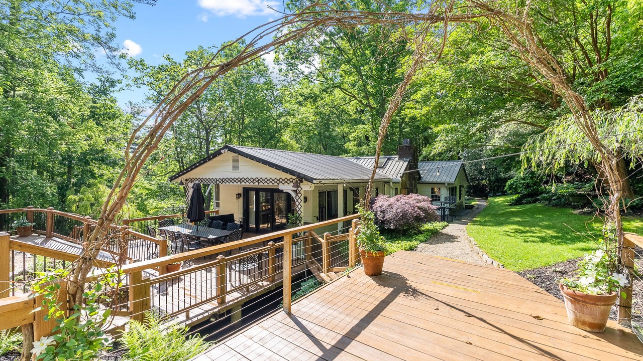 Photo of Patio Balcony in Hendersonville