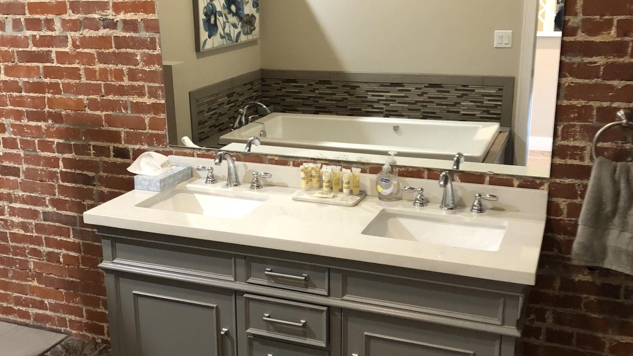 Photo of Bathroom in Iola