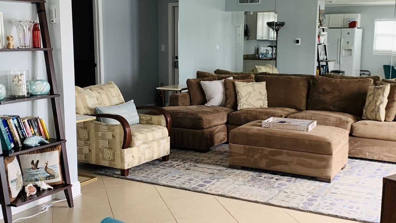 Photo of Livingroom in Treasure Island