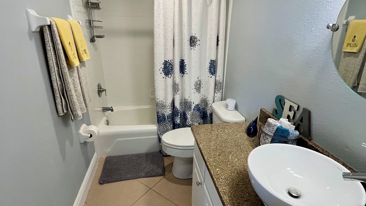 Photo of Bathroom in Treasure Island
