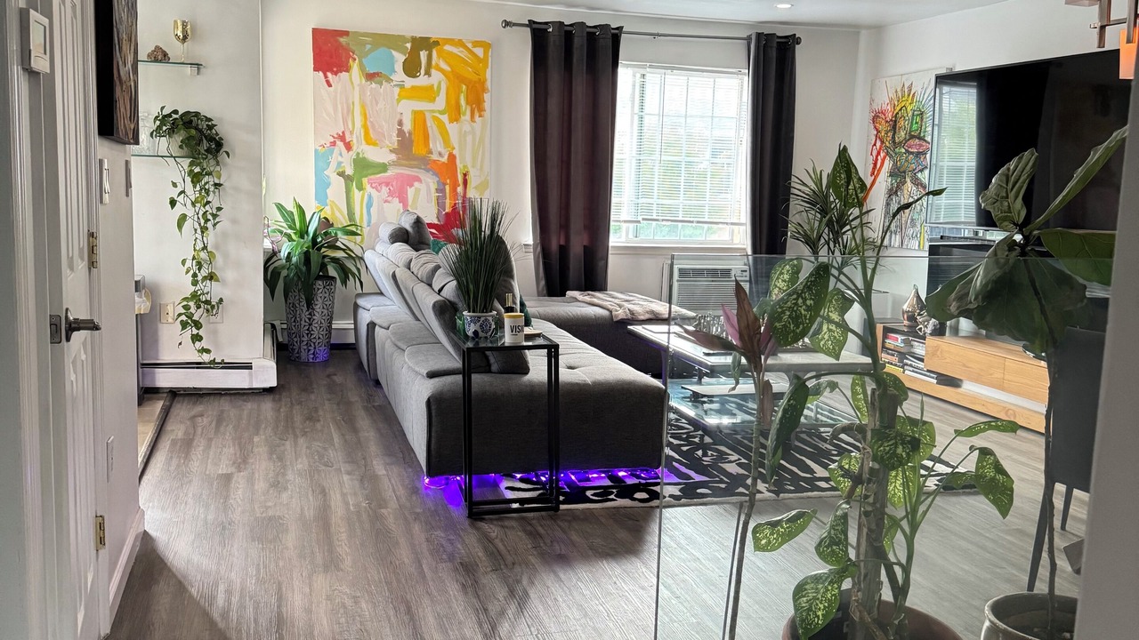 Photo of Livingroom in Getty Square