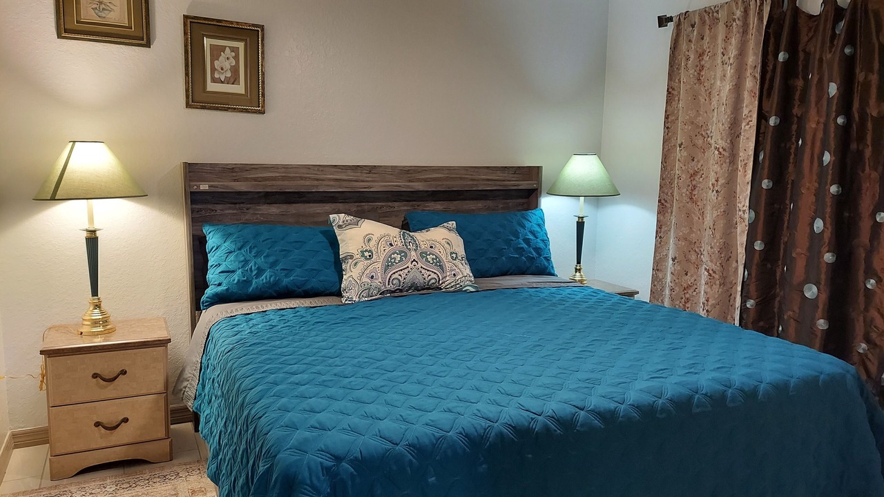 Photo of Bedroom in Englewood East