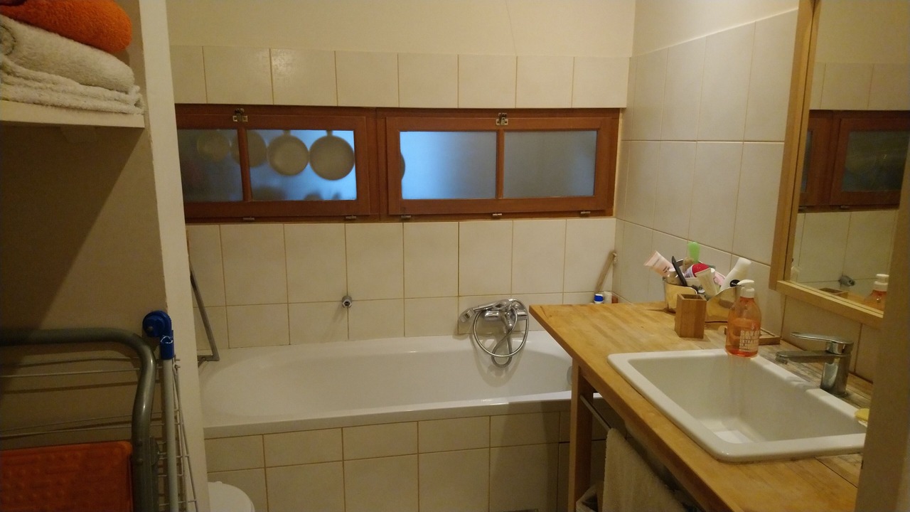 Photo of Bathroom in Quartier de la Folie-Mericourt