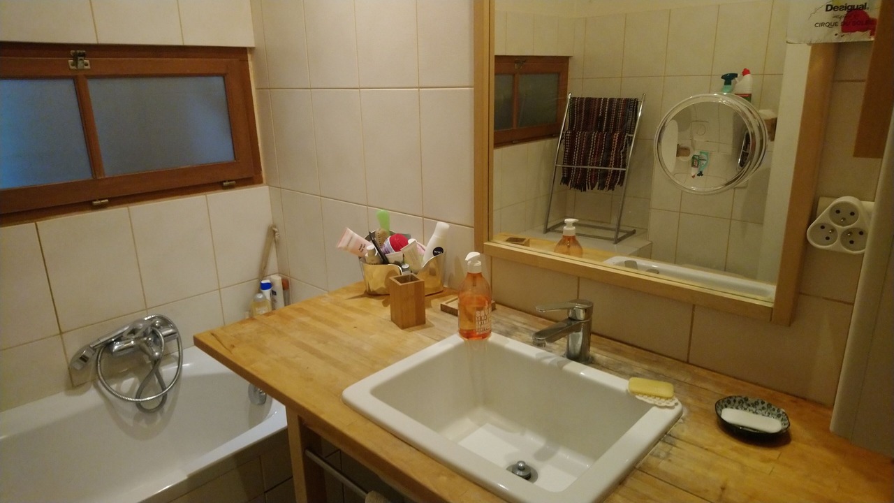 Photo of Bathroom in Quartier de la Folie-Mericourt
