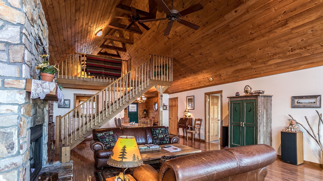 Photo of Livingroom in Seven Devils