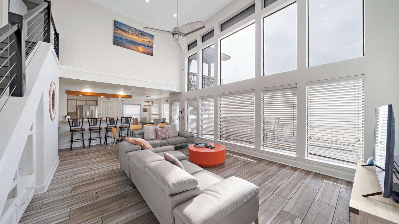 Photo of Livingroom in Spanish Grant