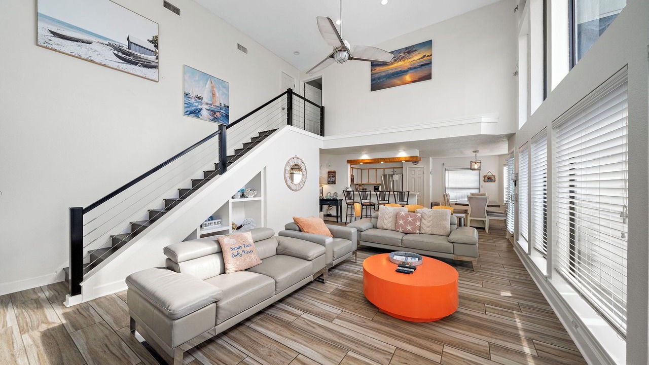Photo of Livingroom in Spanish Grant