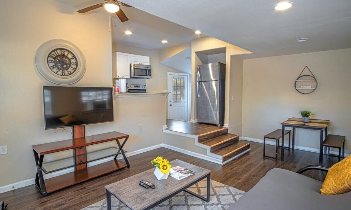 Photo of Livingroom in Arena District