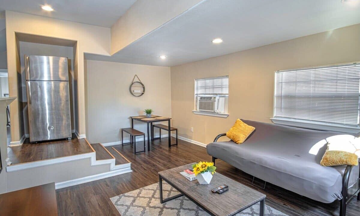Photo of Livingroom in Arena District