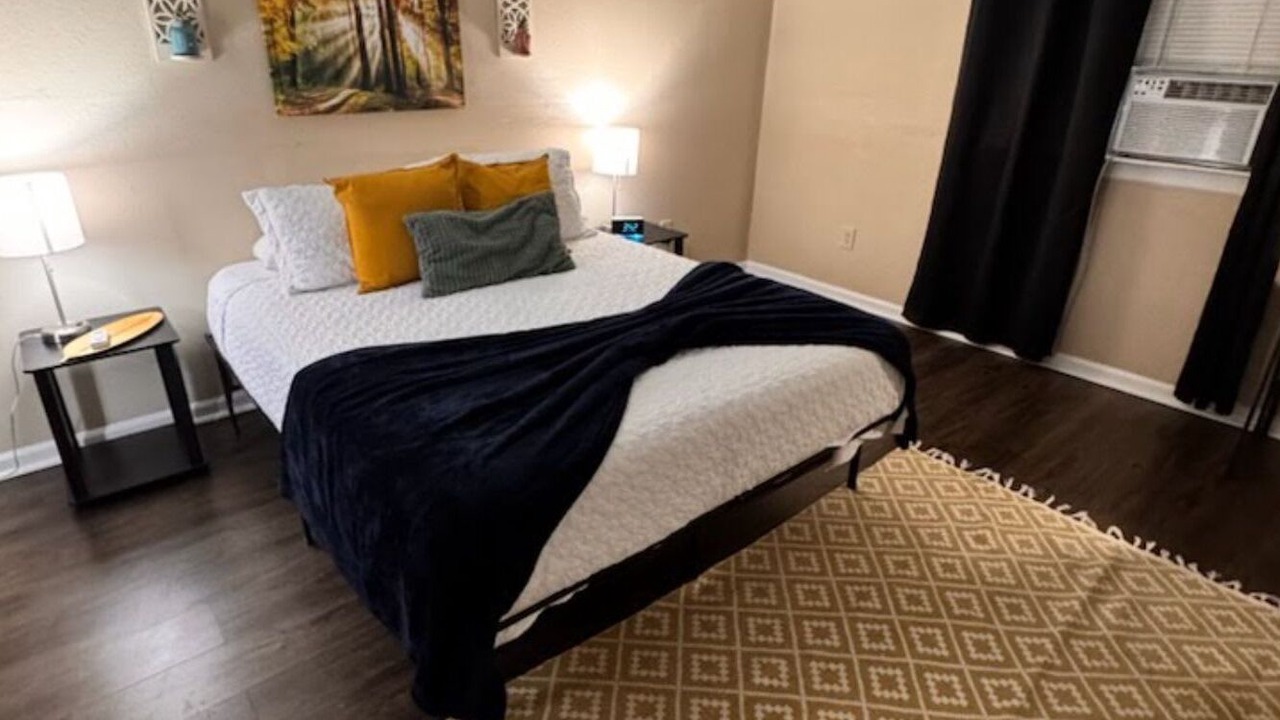 Photo of Bedroom in Arena District