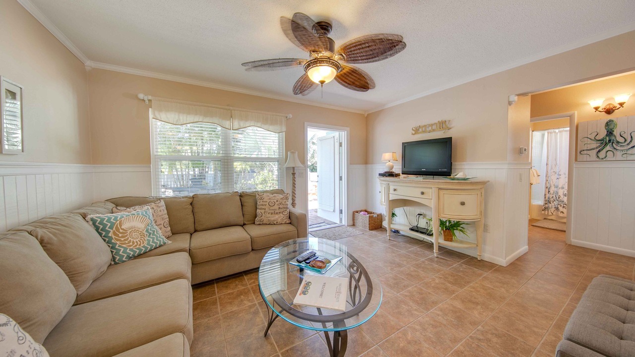 Photo of Livingroom in Holmes Beach