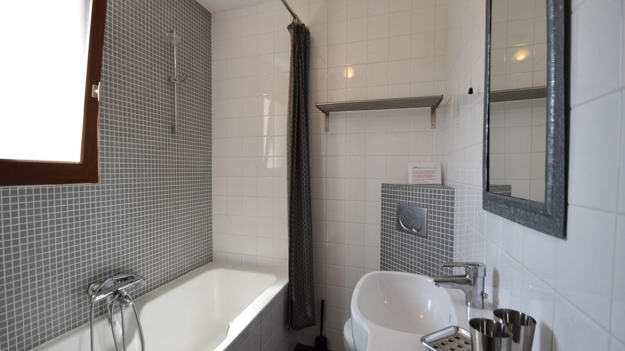 Photo of Bathroom in Montbrun-des-Corbieres