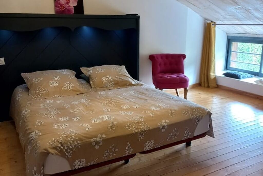 Photo of Bedroom in Montreuil-Bellay