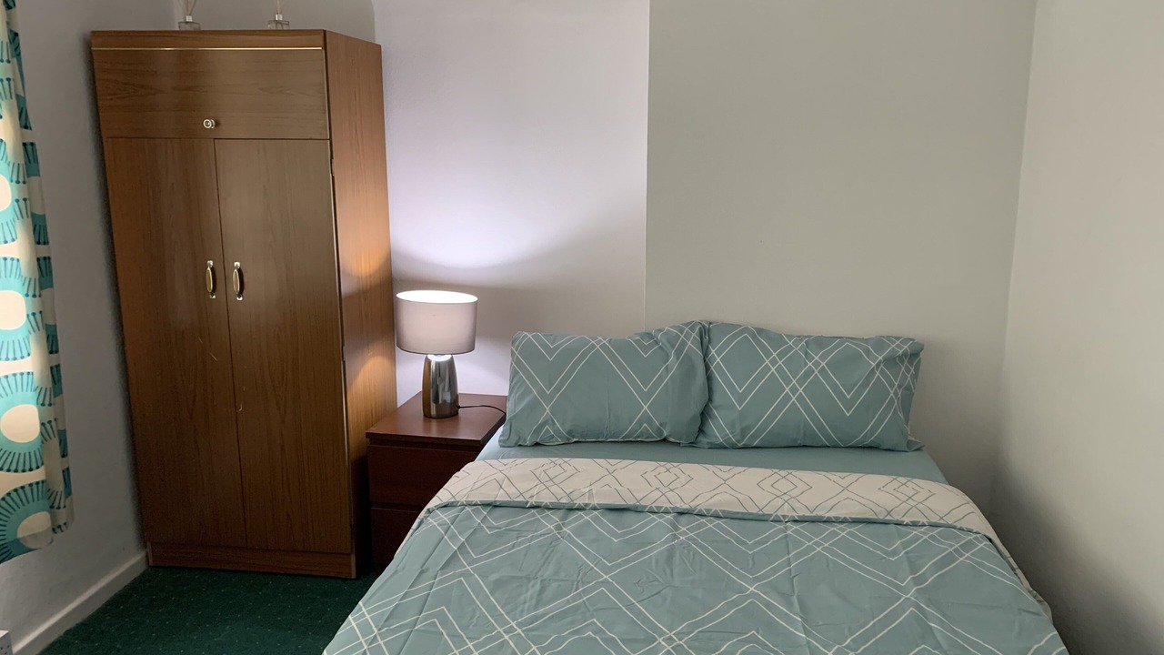 Photo of Bedroom in Leigh