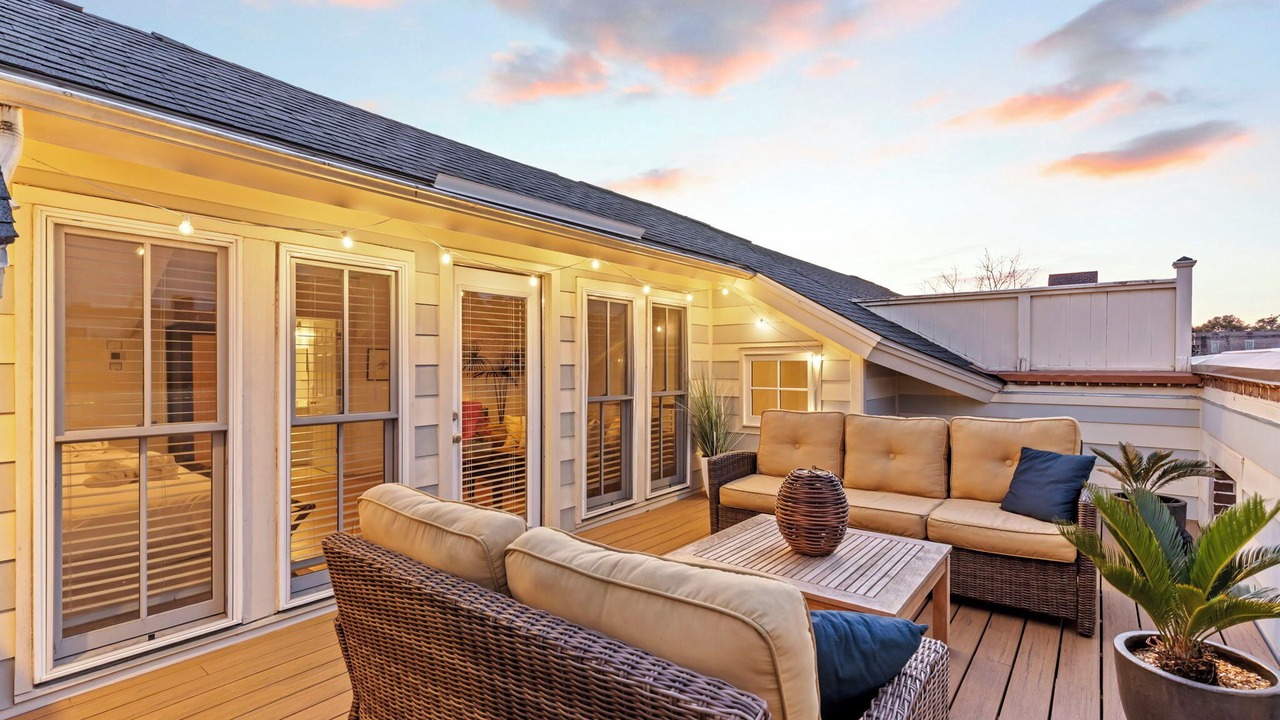 Photo of Patio Balcony in Historic District - North