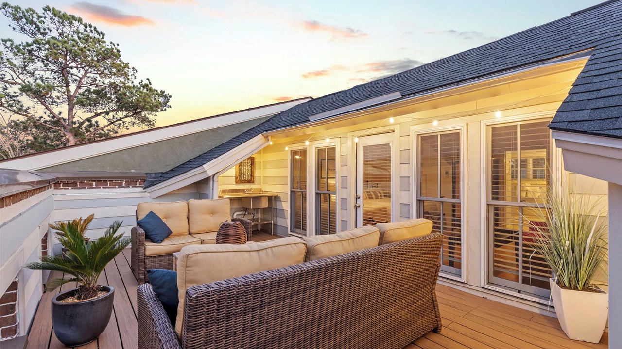 Photo of Patio Balcony in Historic District - North