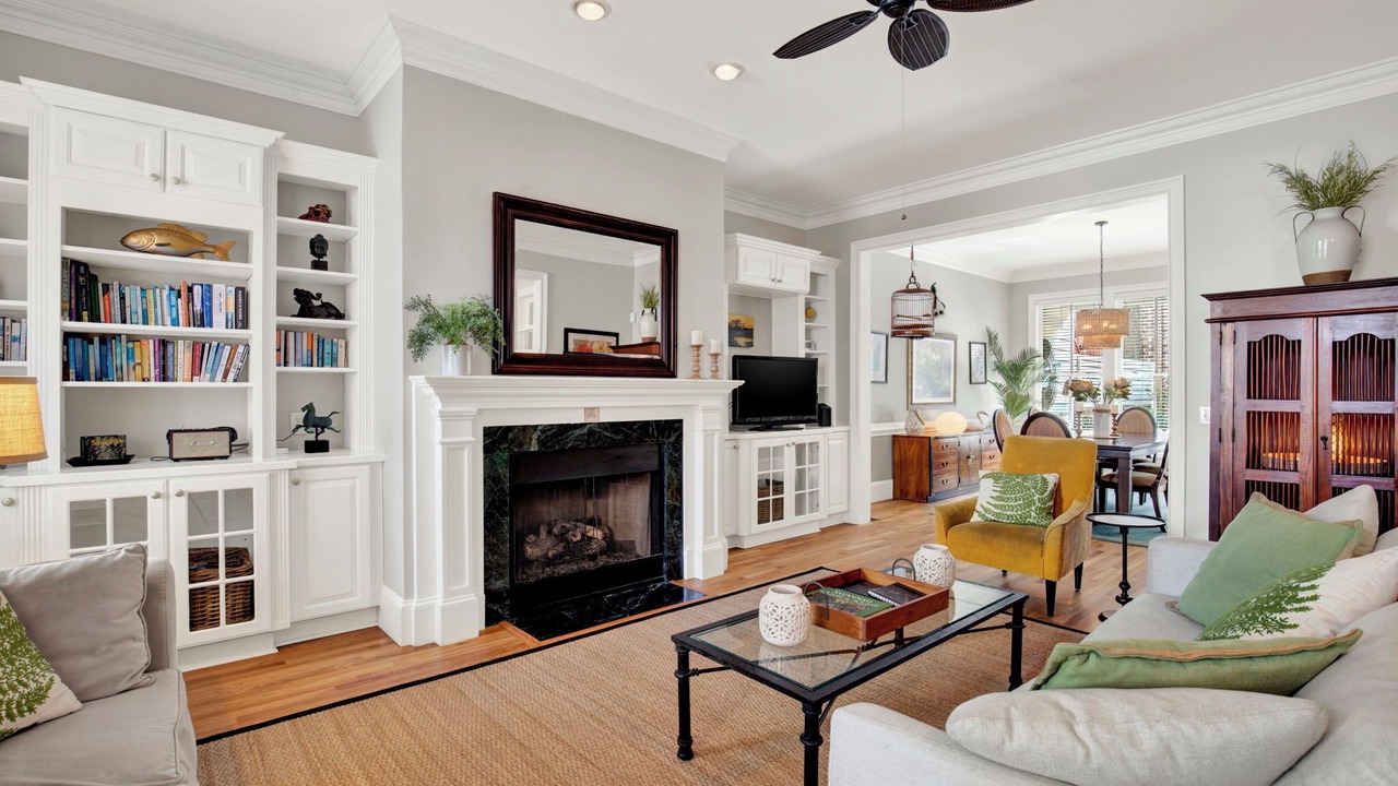 Photo of Livingroom in Historic District - North