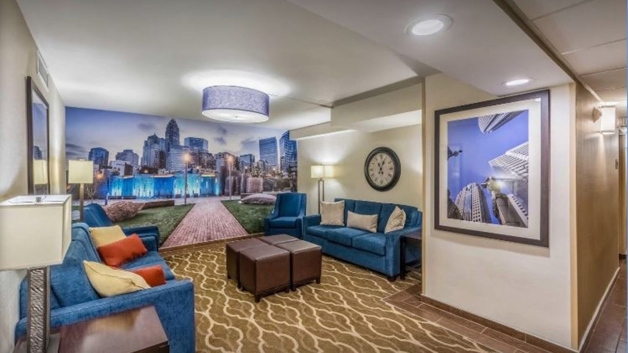 Photo of Livingroom in Executive Park