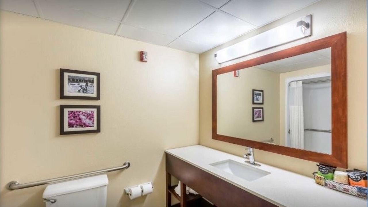 Photo of Bathroom in Executive Park