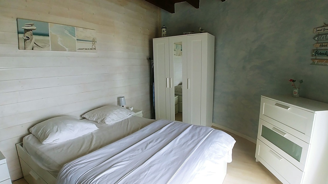 Photo of Bedroom in Hirel