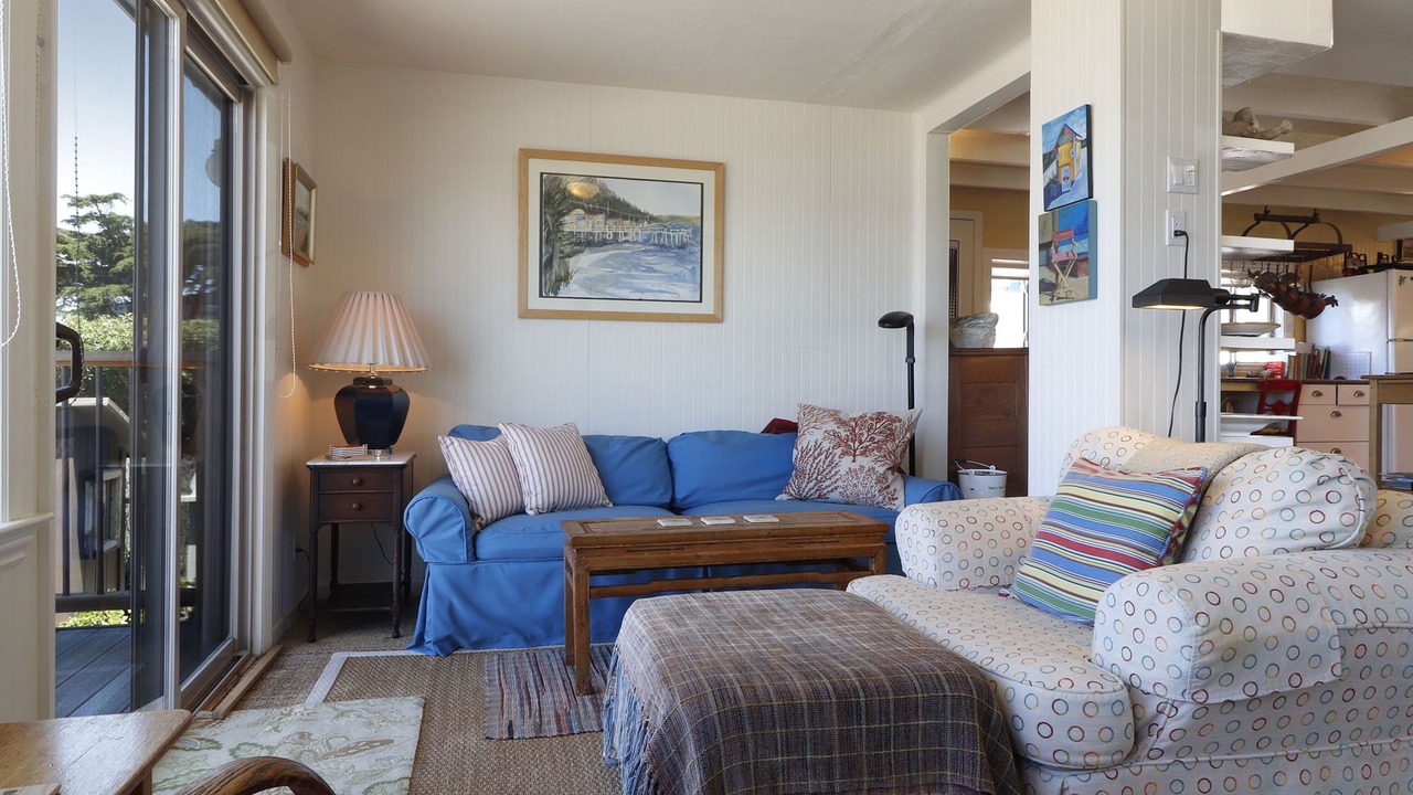 Photo of Livingroom in Dillon Beach
