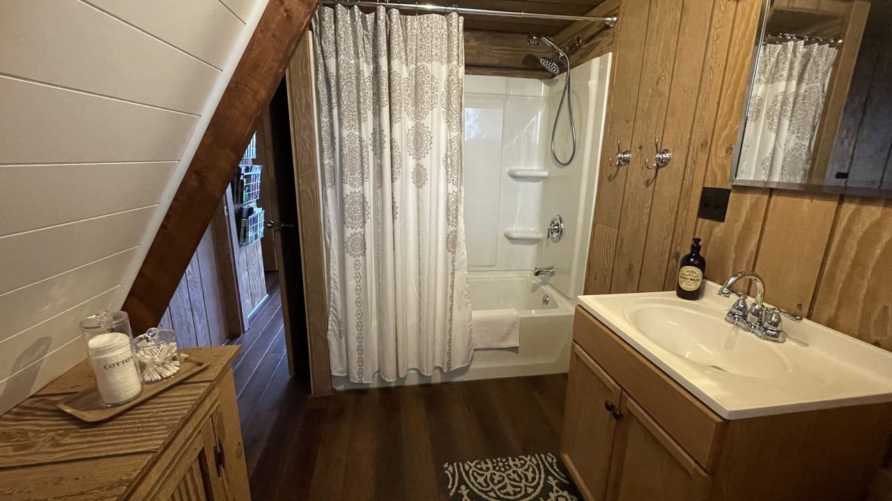 Photo of Bathroom in Innsbrook