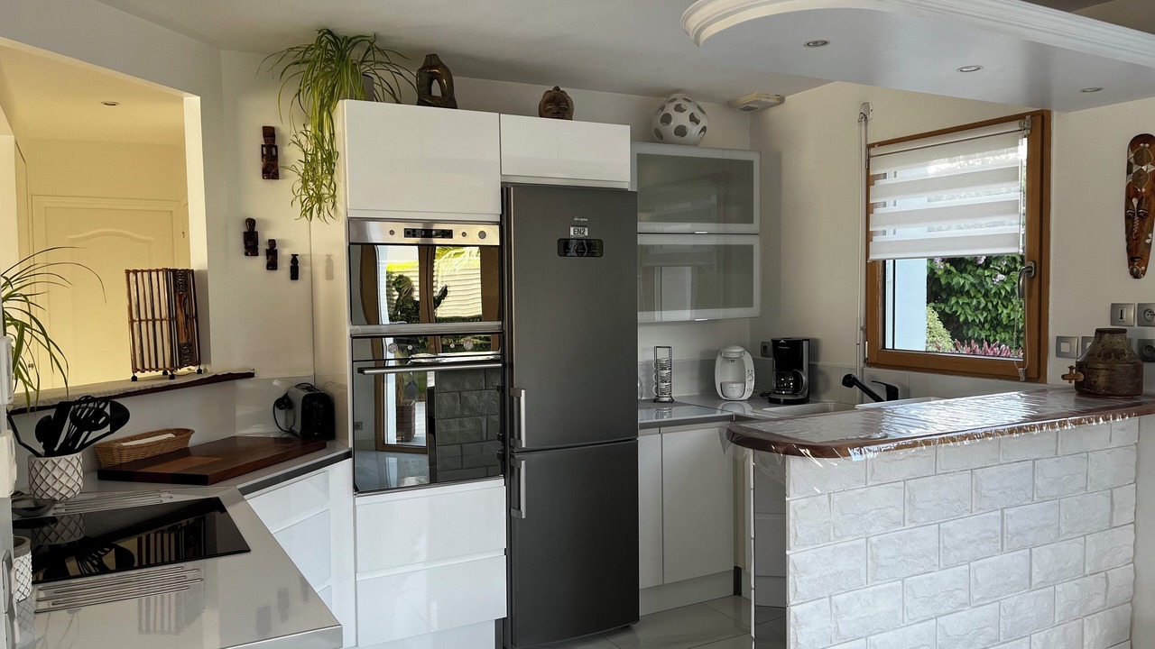 Photo of Kitchen in Treveneuc