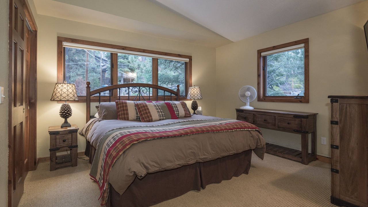 Photo of Bedroom in Lake Forest