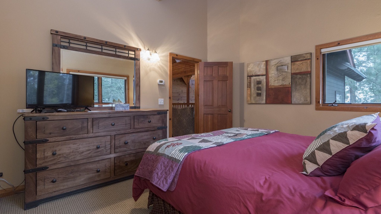 Photo of Bedroom in Lake Forest