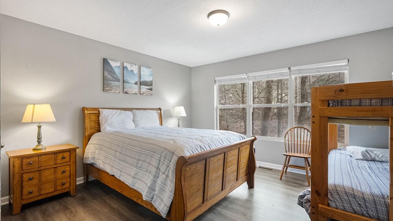 Photo of Bedroom in Lakeside Estates