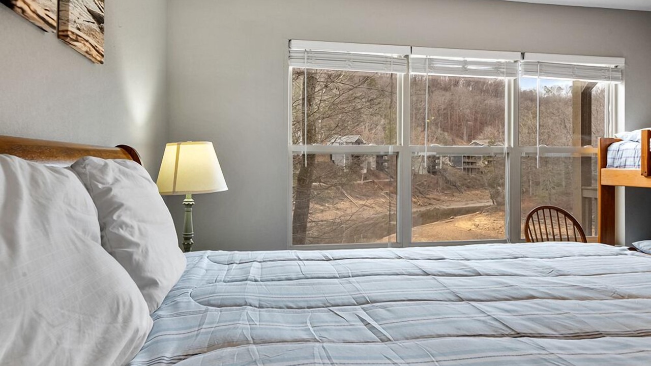 Photo of Bedroom in Lakeside Estates