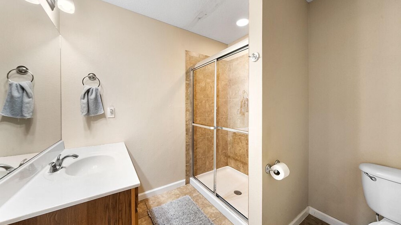 Photo of Bathroom in Lakeside Estates