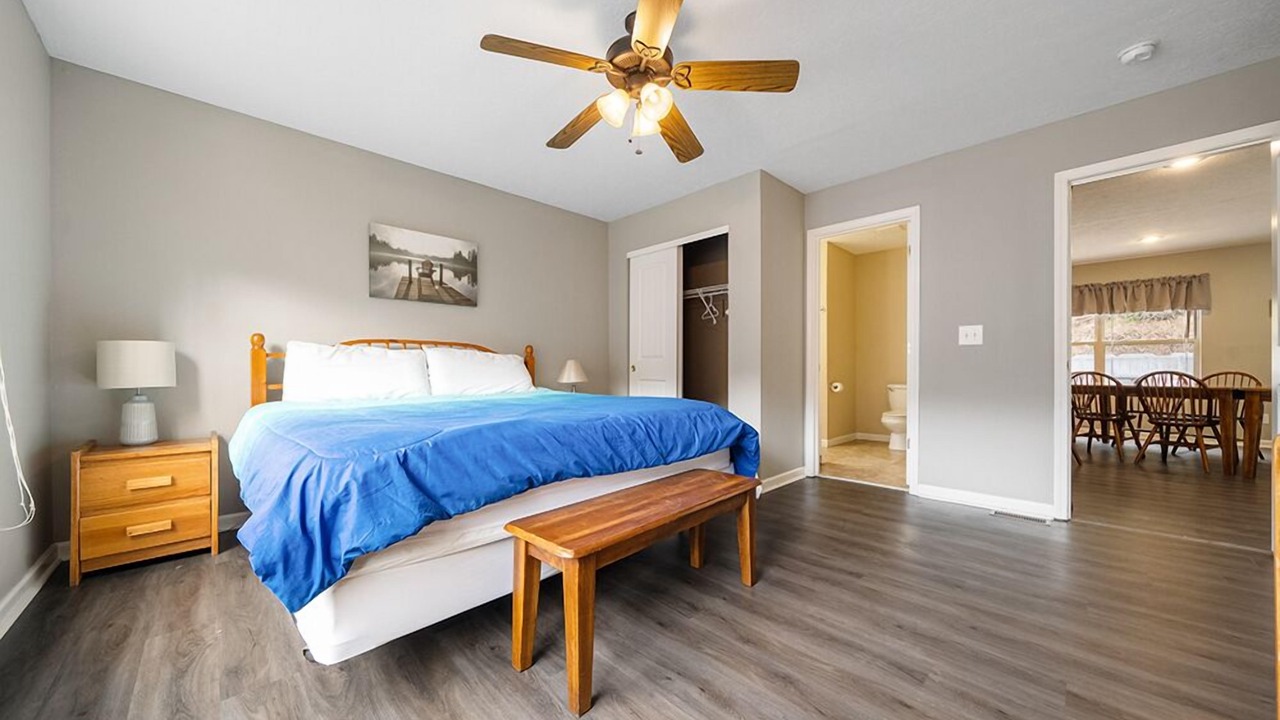Photo of Bedroom in Lakeside Estates