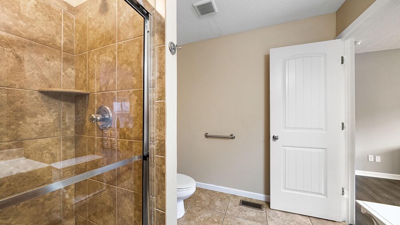 Photo of Bathroom in Lakeside Estates