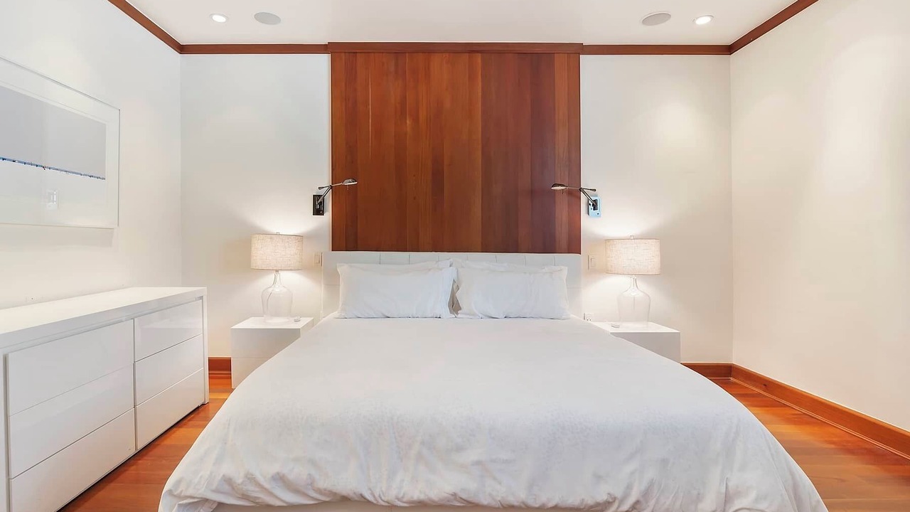 Photo of Bedroom in Eastern Malibu