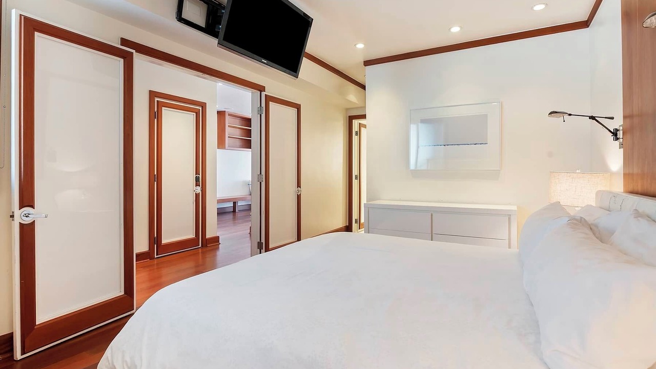 Photo of Bedroom in Eastern Malibu