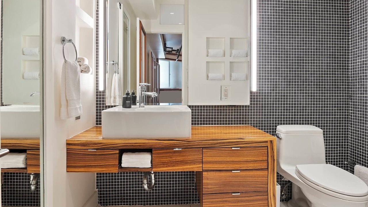 Photo of Bathroom in Eastern Malibu