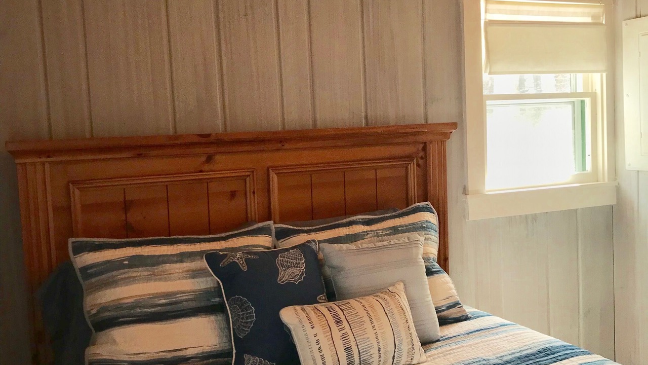 Photo of Bedroom in Higgins Lake