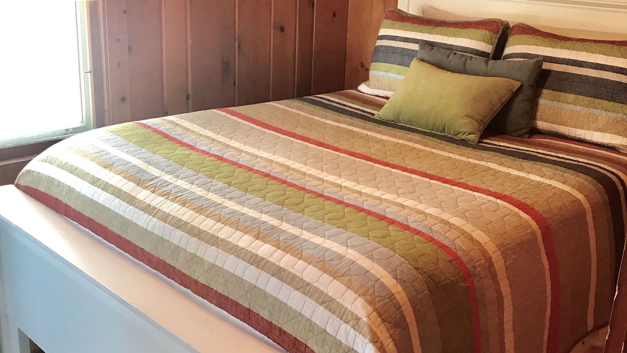Photo of Bedroom in Higgins Lake