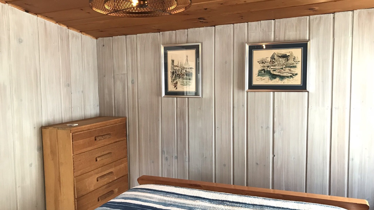 Photo of Bedroom in Higgins Lake