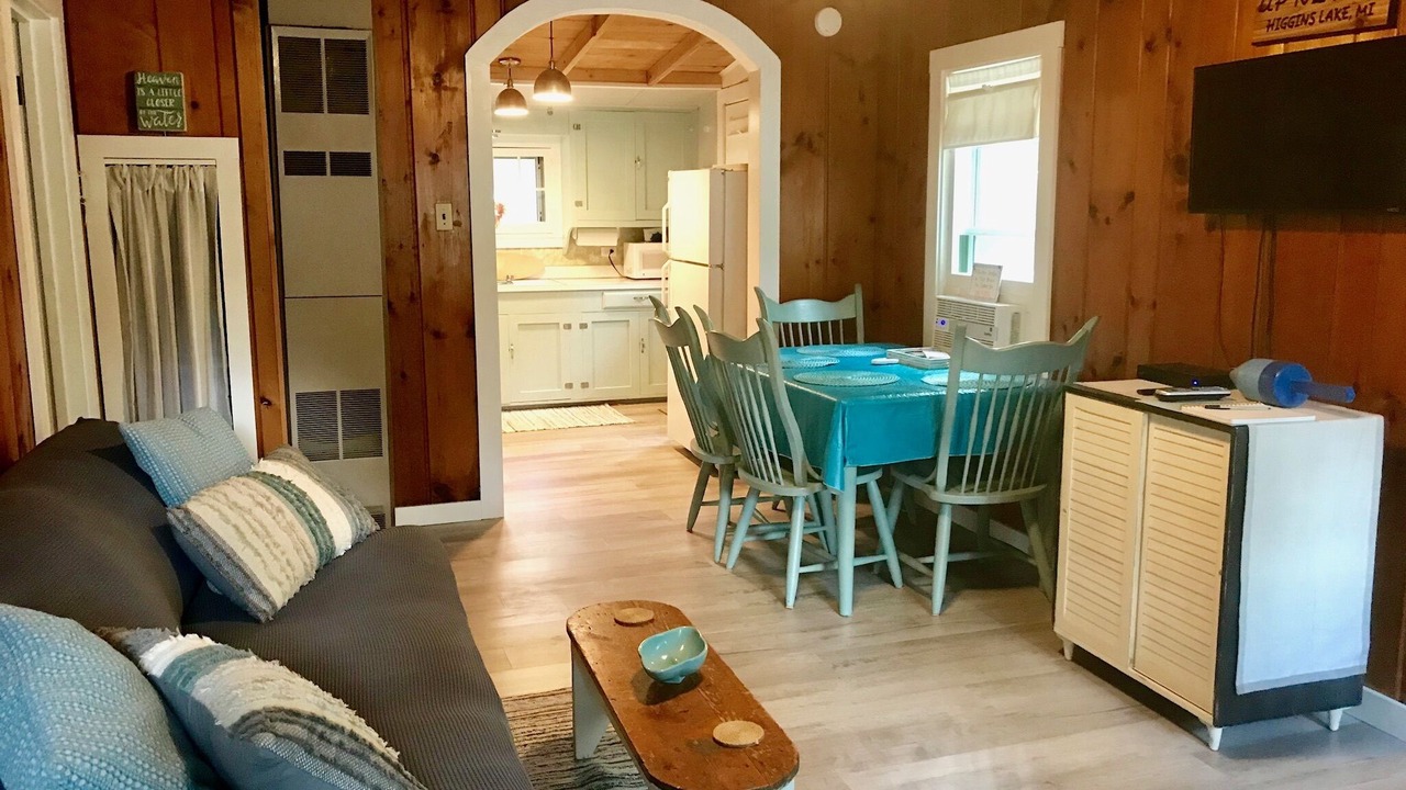 Photo of Livingroom in Higgins Lake