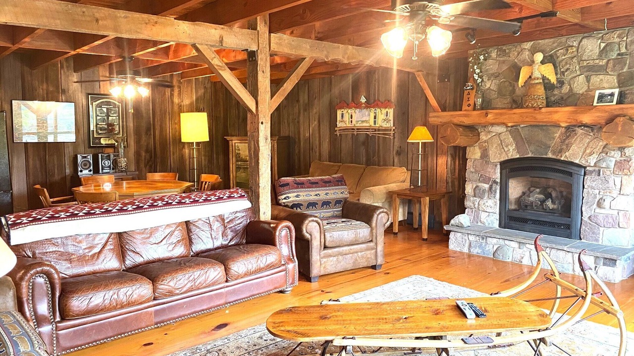 Photo of Livingroom in Cooperstown