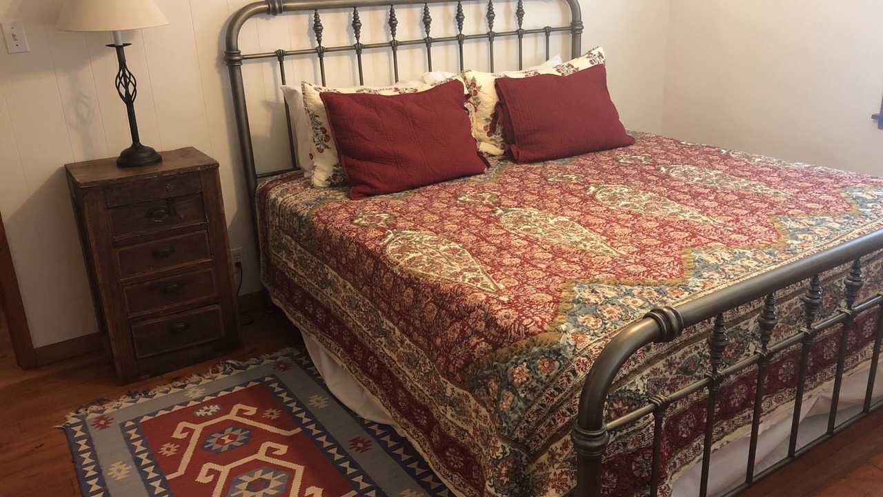 Photo of Bedroom in Pittsburg
