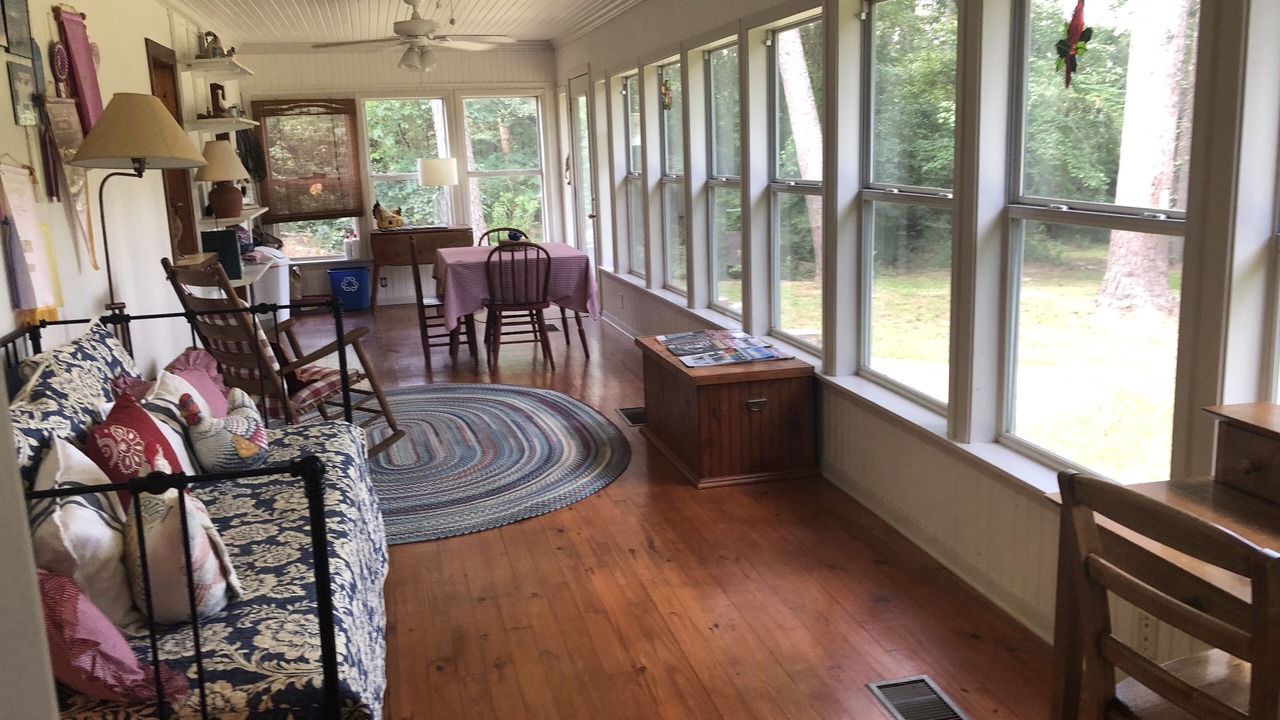 Photo of Livingroom in Pittsburg