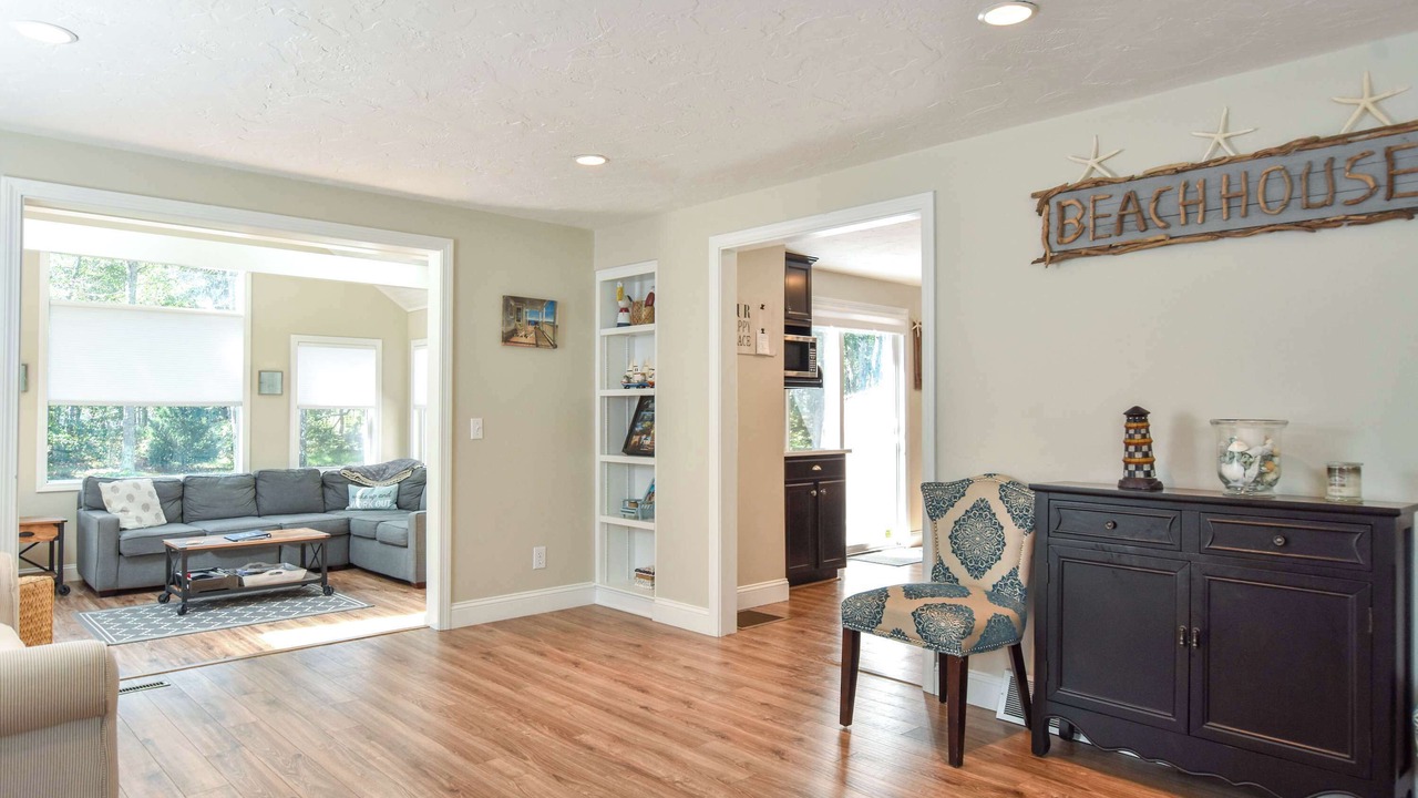 Photo of Livingroom in Dennis