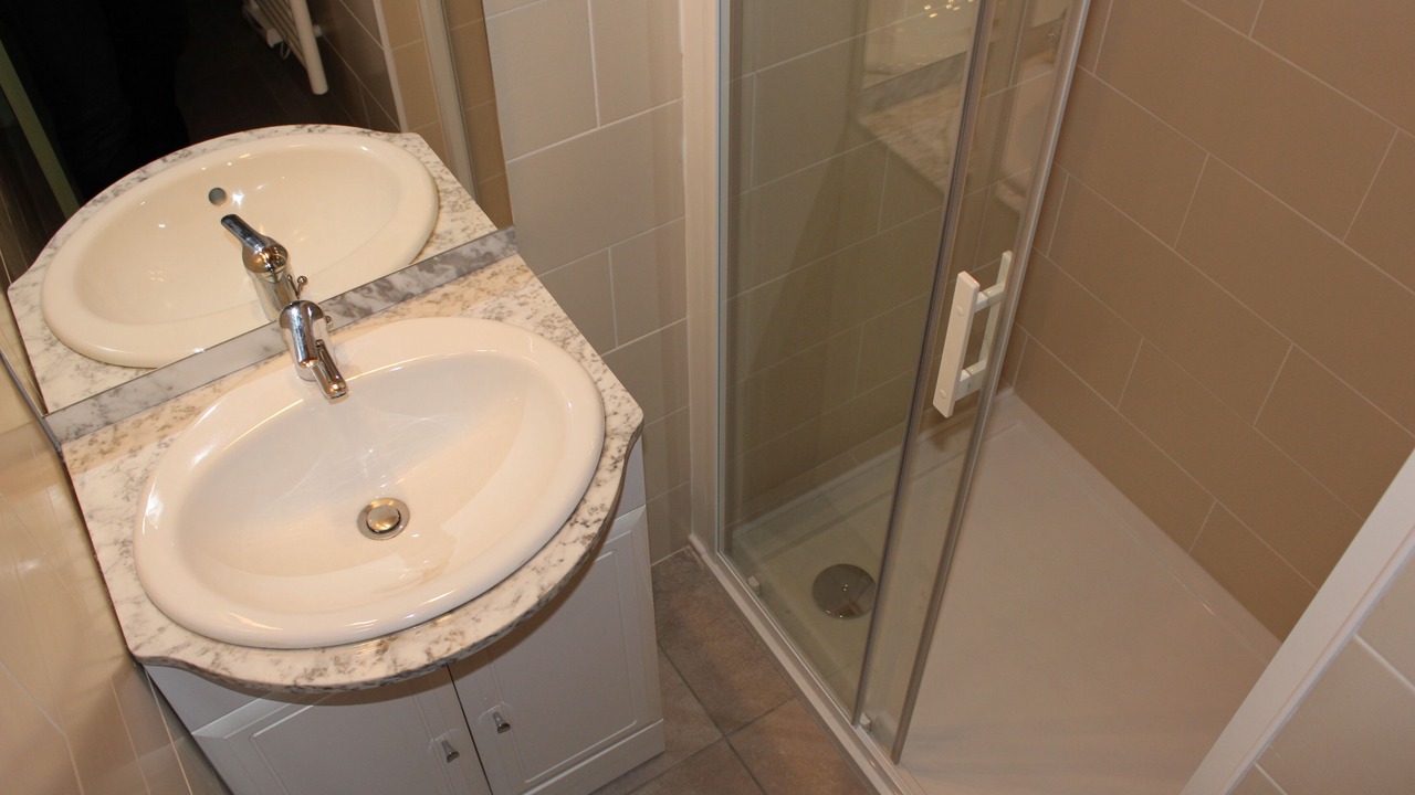 Photo of Bathroom in Planes