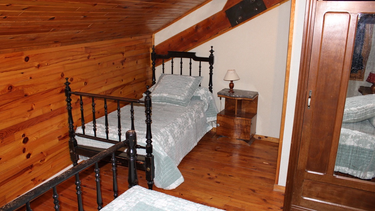 Photo of Bedroom in Planes