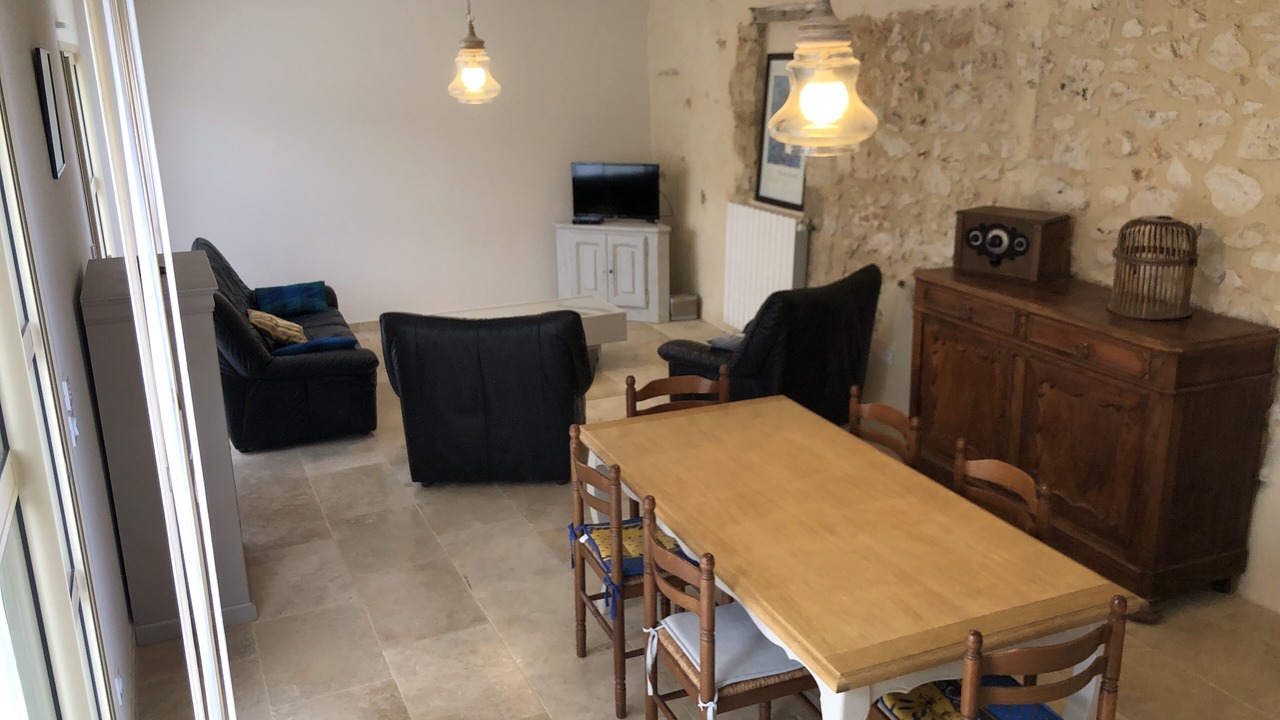 Photo of Livingroom in Saint-Hippolyte-de-Montaigu