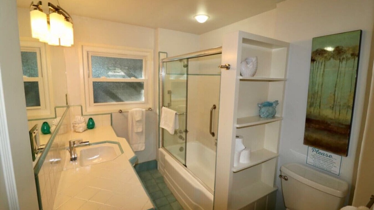 Photo of Bathroom in Rivera Drive Residences