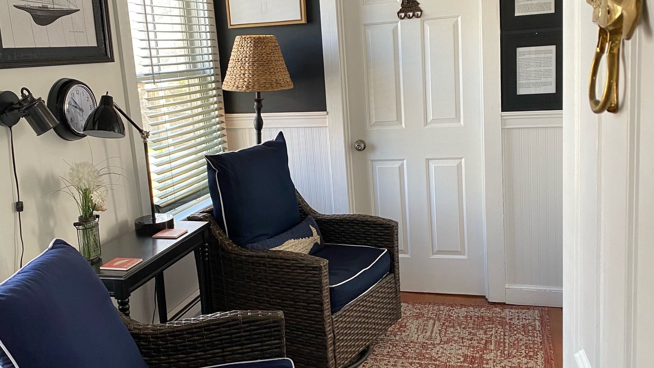 Photo of Bedroom in Off Broadway